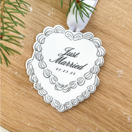 Custom Just Married Retro Vintage Cake Ornament