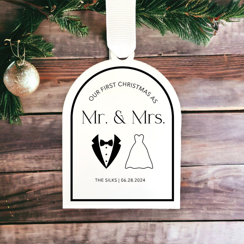 Christmas Married 2023 Ornament | Custom Newlywed Christmas Ornament | Mr and Mrs | Wedding Christmas Gift