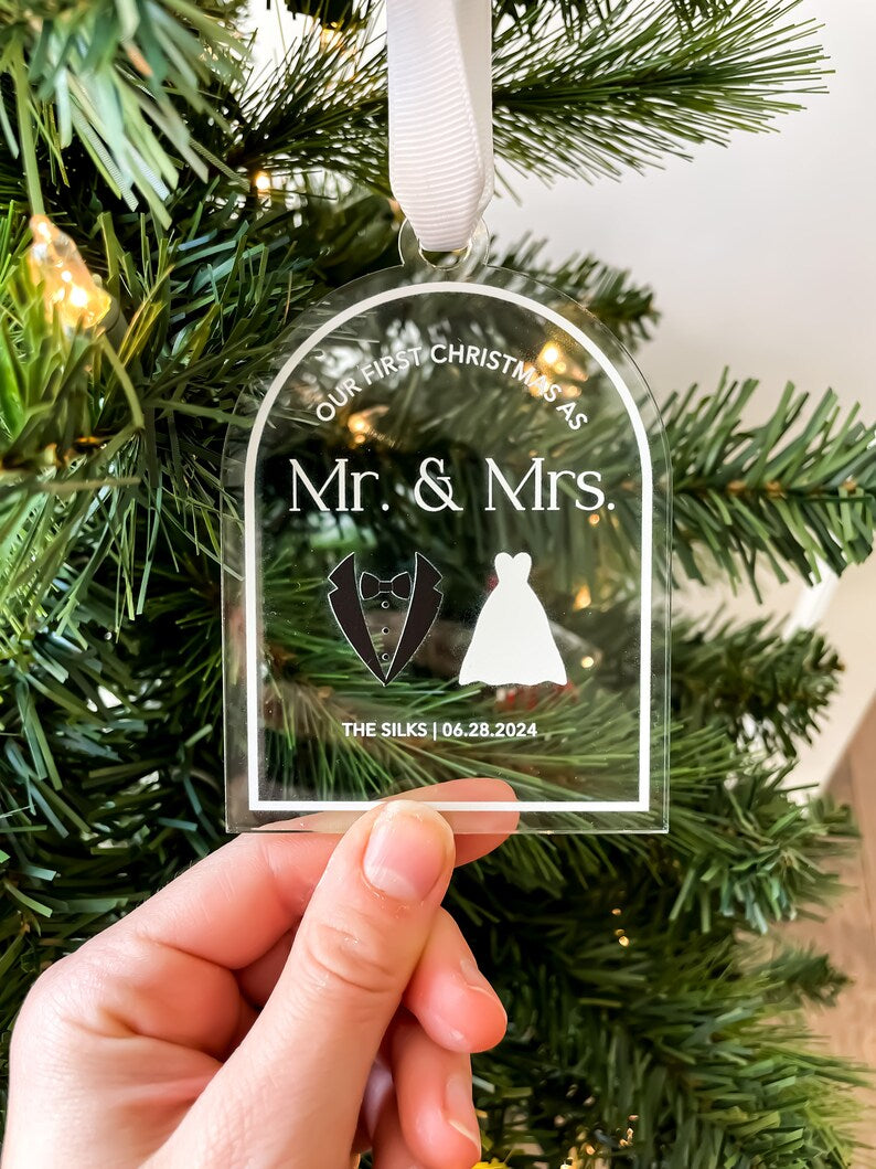 Christmas Married 2023 Ornament | Custom Newlywed Christmas Ornament | Mr and Mrs | Wedding Christmas Gift