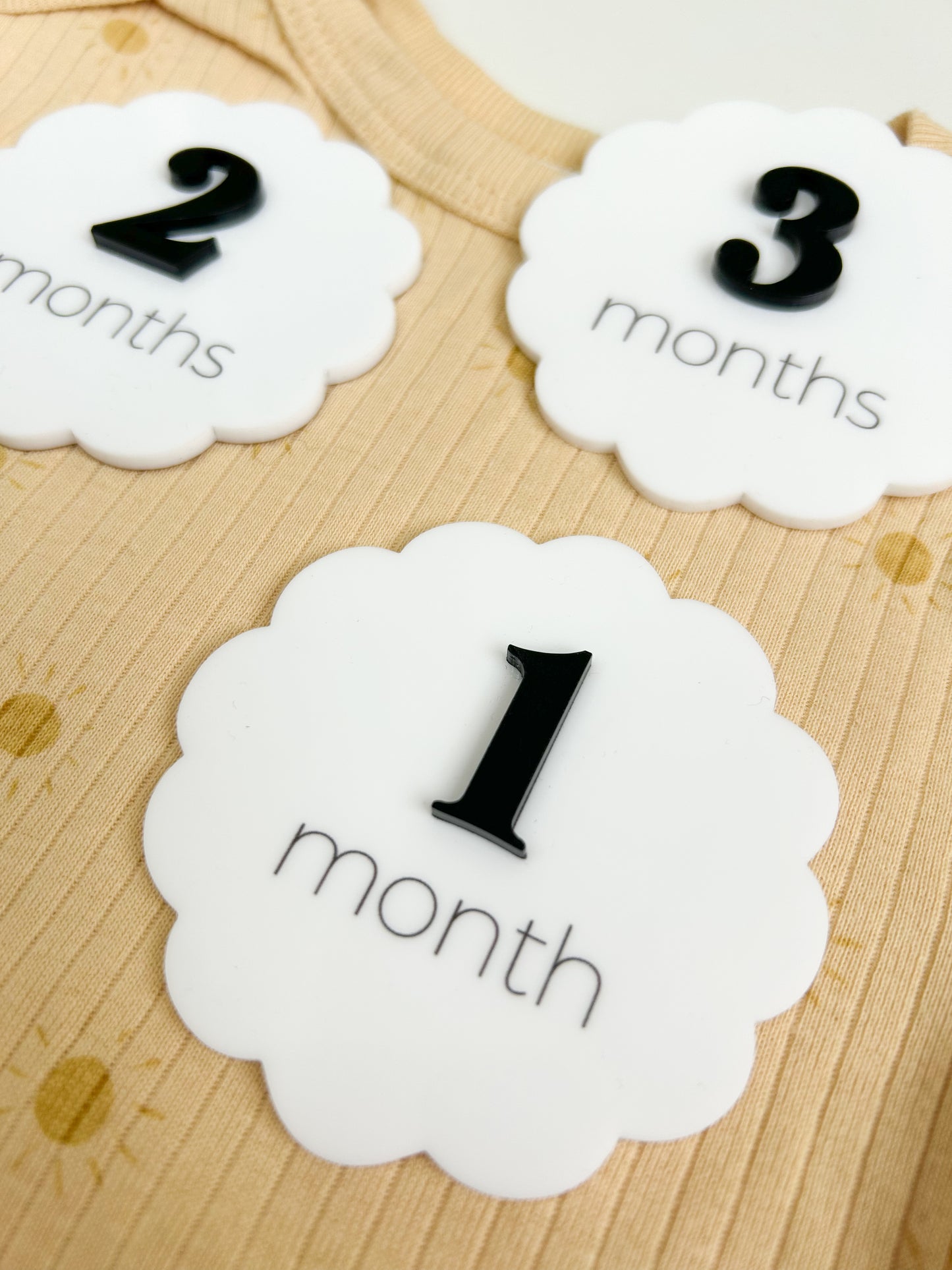 Scalloped Monthly Baby Milestone Discs