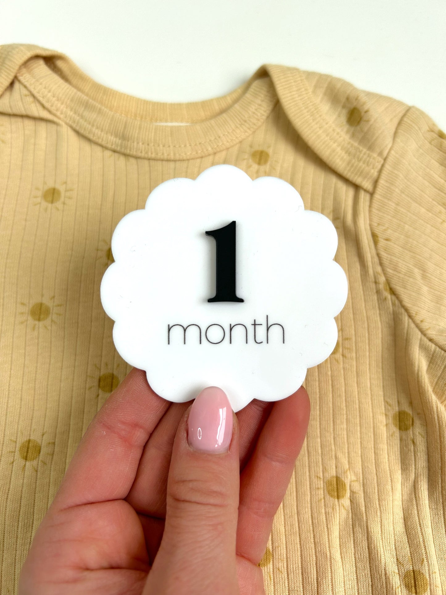 Scalloped Monthly Baby Milestone Discs