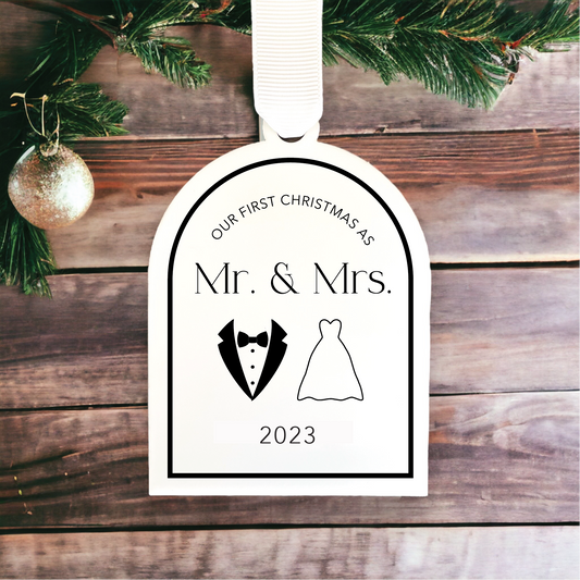 Our First Christmas Married 2023 Ornament | Generic Newlywed Christmas Ornament | Mr and Mrs | Wedding Christmas Gift | Clear Glass Ornament